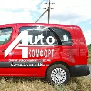 Передний салон,  левое окно на Peugeot Partner,  Citroën Berlingo 08