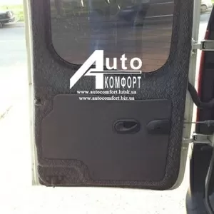 Заднее стекло (распашонка левая) без электрообогрева на автомобильRen