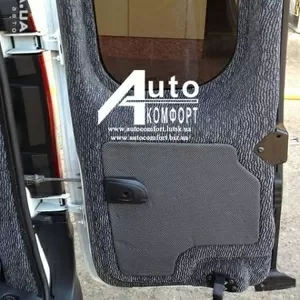 Заднее стекло (распашонка правая) без электрообогрева на автомобильRe