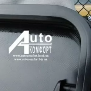 Люк автомобильный,  стеклянный,  53х82,  с аварийным выходом