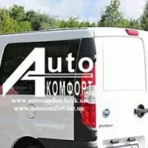 Задний салон,  левое окно,  длинная база на Fiat Doblo