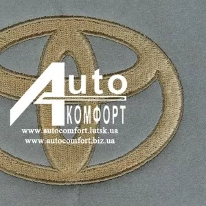 Вышивка логотипа автомобиля Toyota (Тойота)