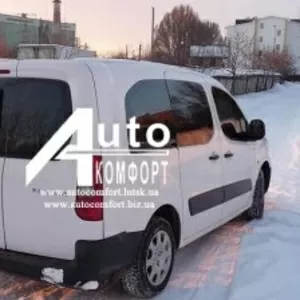Задний салон,  правое окно на Peugeot Partner,  Citroën Berlingo 08-