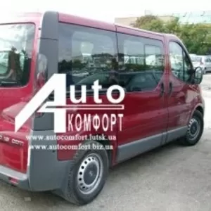 Задний салон,  правое окно,  кор. база на Renault Trafic,  Opel Vivaro