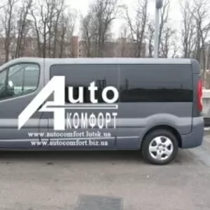Задний салон,  левое окно,  длинная база на Renault Trafic,  Opel Vivaro