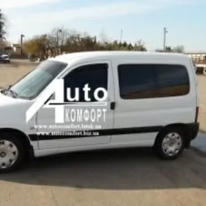 Сплошное левое окно на автомобиль Peugeot Partner 96-08