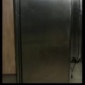 Продам холодильный шкаф бу Tefcold RK 710