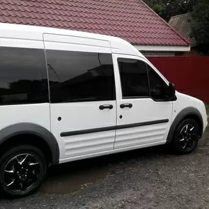 Установка (врезка) автостекол на автомобиль Ford Transit (Tourneo) Con