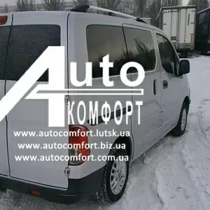 Задний салон,  правое стекло на Nissan NV200 (Ниссан NV200)