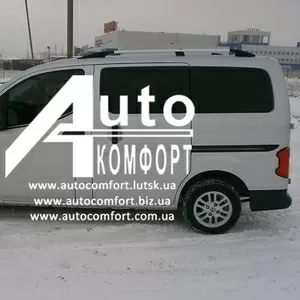 Передний салон,  левое стекло на Nissan NV200 (Ниссан NV200)