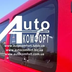 Задний салон,  левое окно,  длинная база на Toyota Hiace (Тойота Хай-Эйс