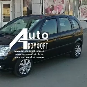 Лобовое стекло на Opel Meriva A (Минивэн) (2002-2010) с установкой