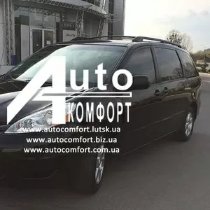 Лобовое стекло на Toyota Sienna (Минивэн) (2004-2009) с установкой