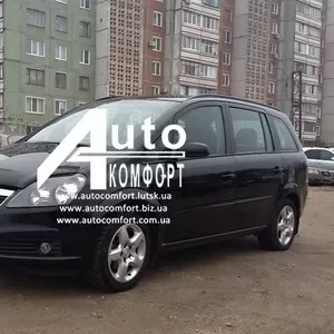 Лобовое стекло на Opel Zafira B (2005-2011) с установкой