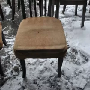 Продам деревянные стулья с тканевой подушкой бу для кафе