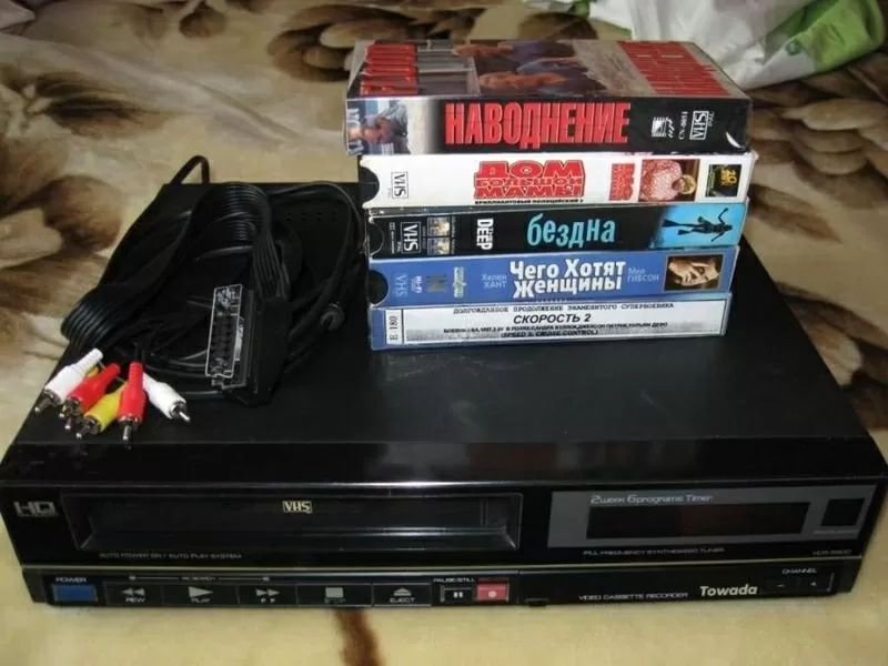 Видеомагнитофон Towada VCR-5500 + кассеты + кабель + пульт (по желанию