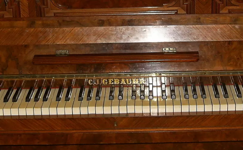 Антикварное пианино ПРОДАМ 2