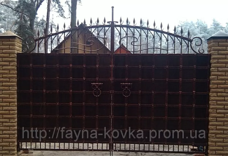 Недорогие ворота закрытые профнастилом от 2700 грн. Кузня 