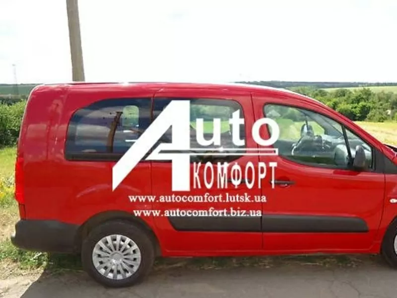 Передний салон,  правое окно на Рeugeot Partner,  Citroën Berlingo 08