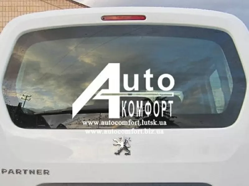 Заднее стекло (ляда) с электрообогревом на Peugeot Partner,  