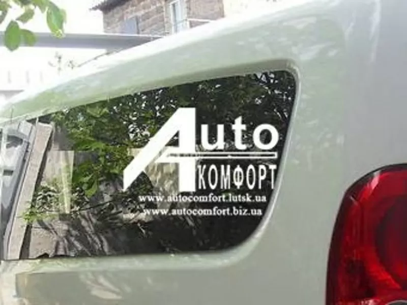 Задний салон,  левое окно,  длинная база на Fiat Doblo 2010-