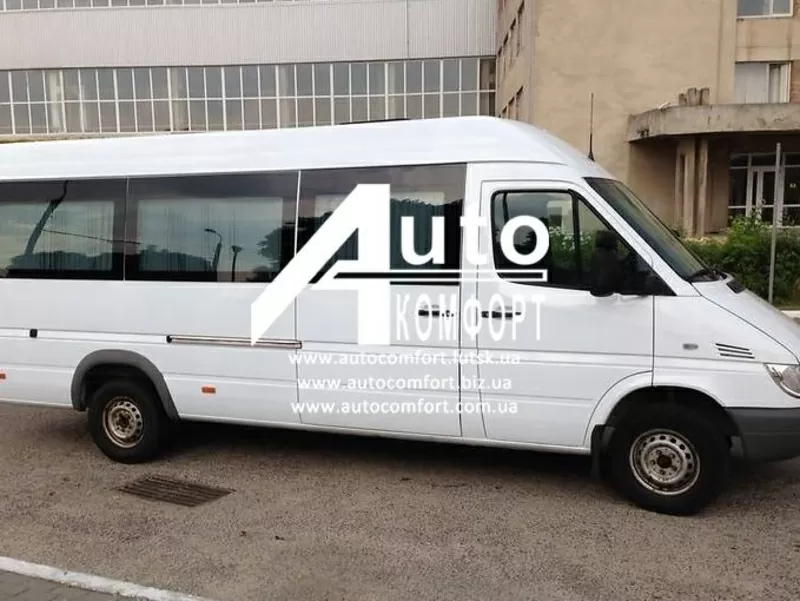 Передний салон,  правое окно на Mercedes-Benz Sprinter (1995-2006), Volk
