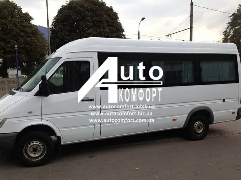 Передний салон,  левое окно на Mercedes-Benz Sprinter (1995-2006), Volk