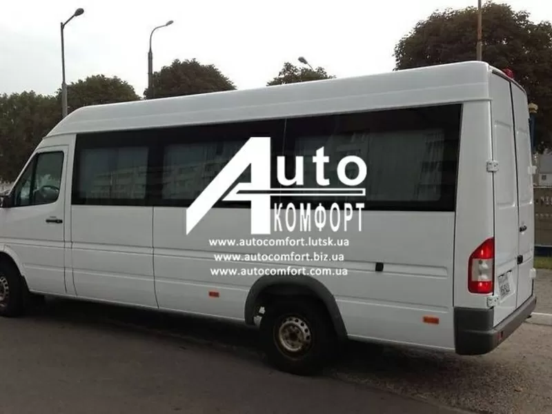 Задний салон,  левое окно на Mercedes-Benz Sprinter (1995-2006), Volksw