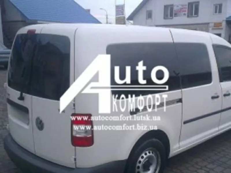 Задний салон,  правое окно на автомобиль VW Caddy 07-