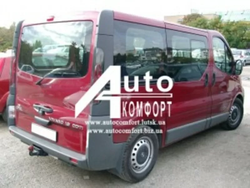 Задний салон,  правое окно,  кор. база на Renault Trafic,  Opel Vivaro