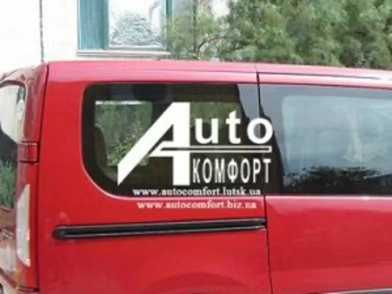 Задний салон,  правое окно,  короткая база на Fiat Skudo 07-