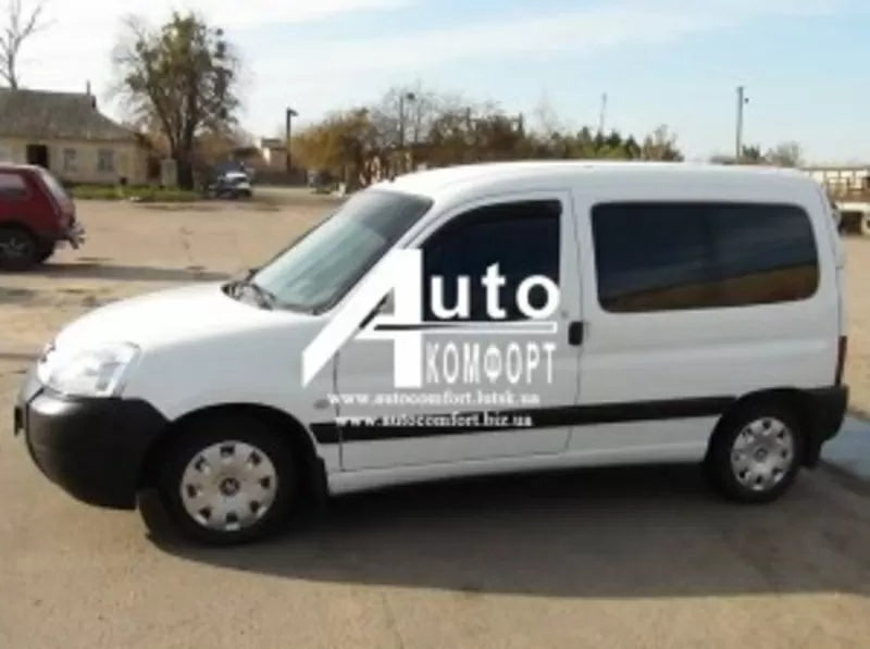 Сплошное левое окно на автомобиль Peugeot Partner 96-08