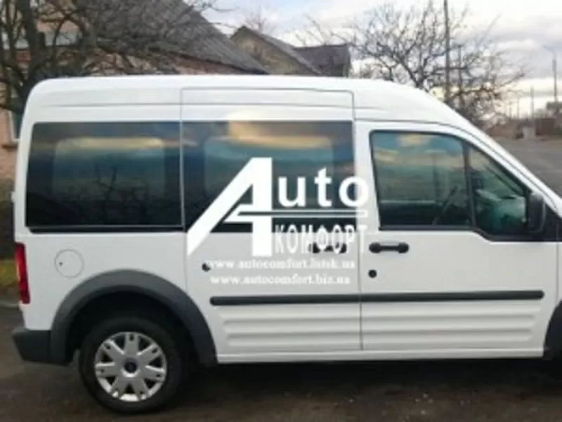 Передний салон,  правое окно,  (длинная база) Ford Transit Connect
