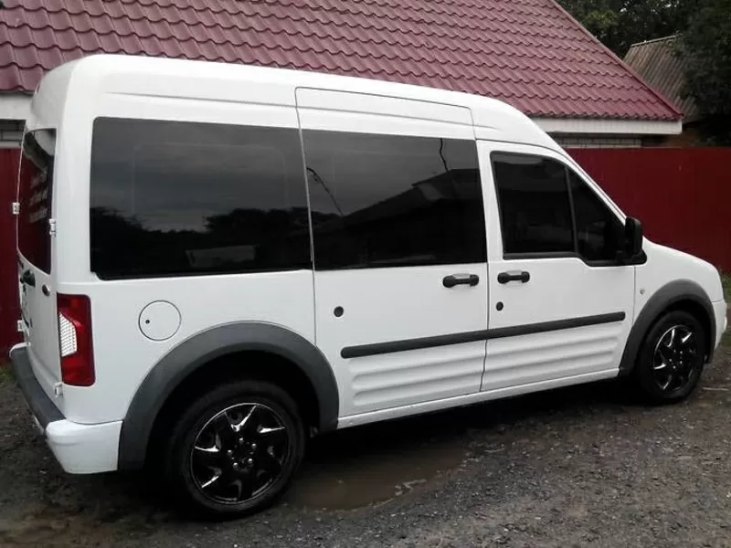 Установка (врезка) автостекол на автомобиль Ford Transit (Tourneo) Con