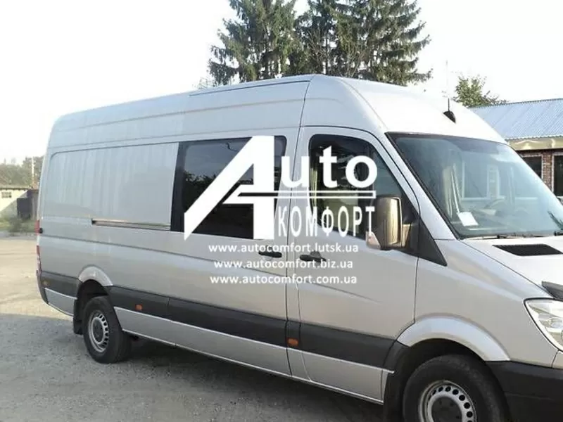 Передний салон,  правое окно на Mercedes-Benz Sprinter (06-),  Volkswage