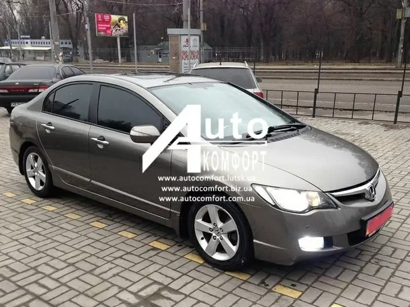 Лобовое стекло на Honda Civic (Седан) (2006-2011) с установкой