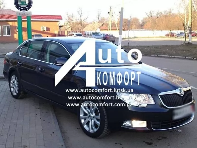 Лобовое стекло на Skoda Superb (Седан,  Комби,  Лифтбек) (2008-) с устан