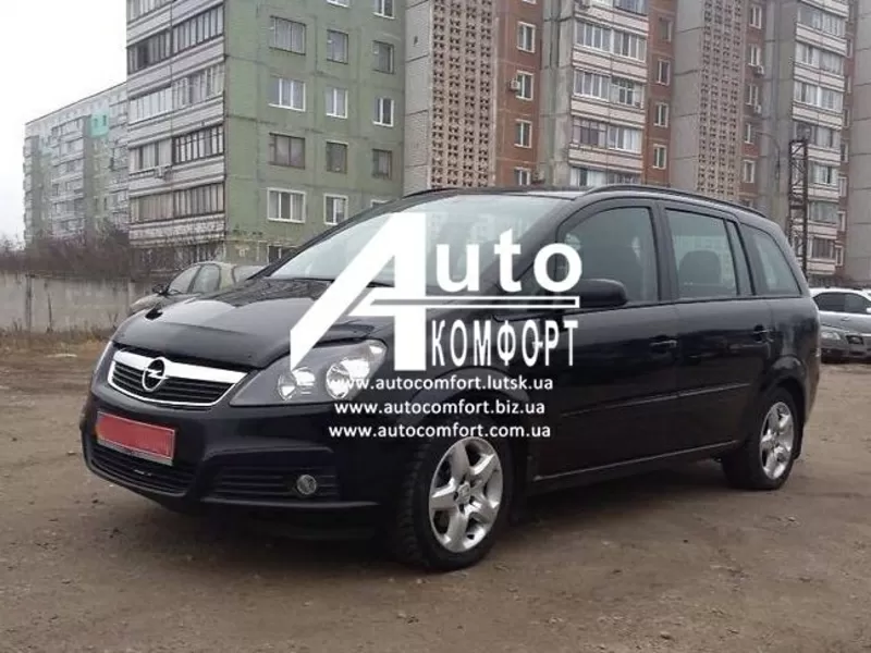 Лобовое стекло на Opel Zafira B (2005-2011) с установкой