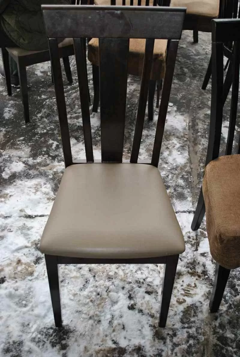 Продам деревянные стулья с сидушкой кожзам бу для кафе