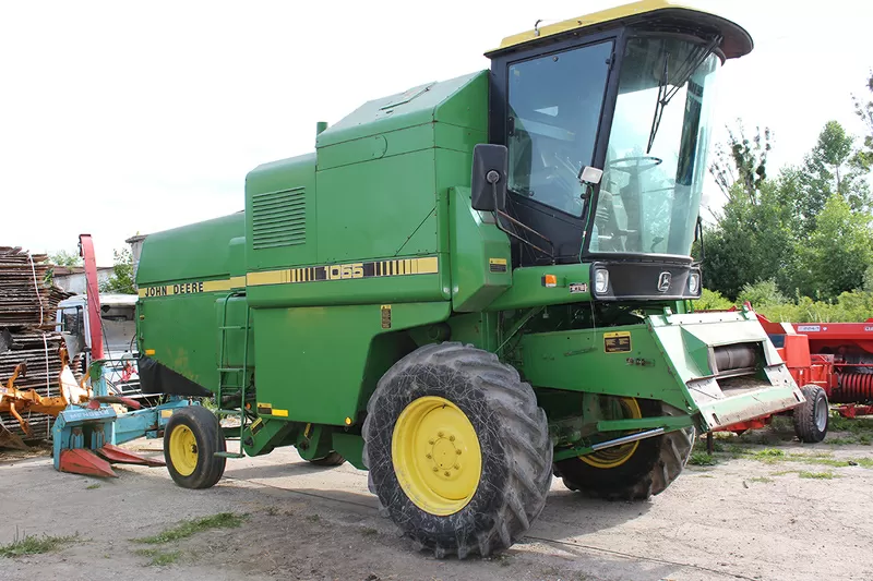 Комбайн John Deere 1055