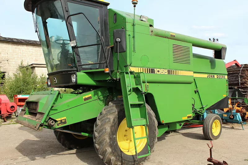 Комбайн John Deere 1055 8