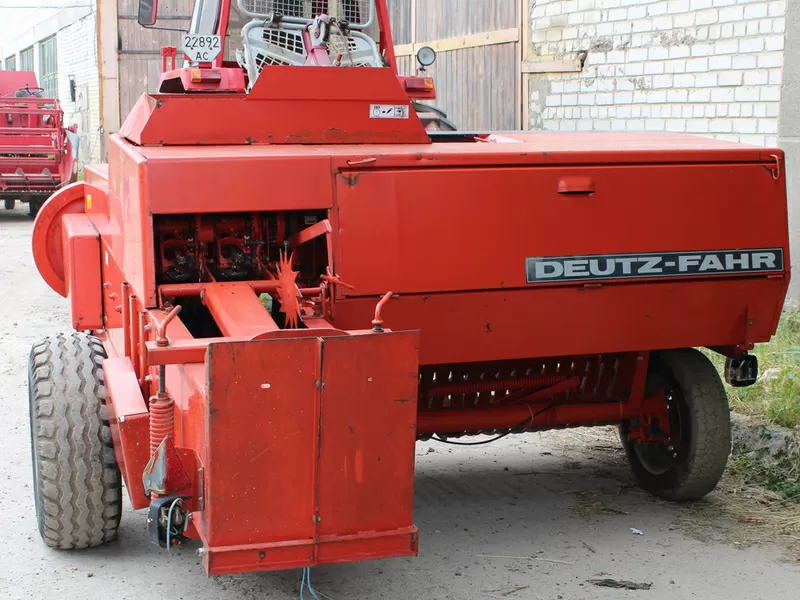 Пресс-подборщик Deutz Fahr 440 3