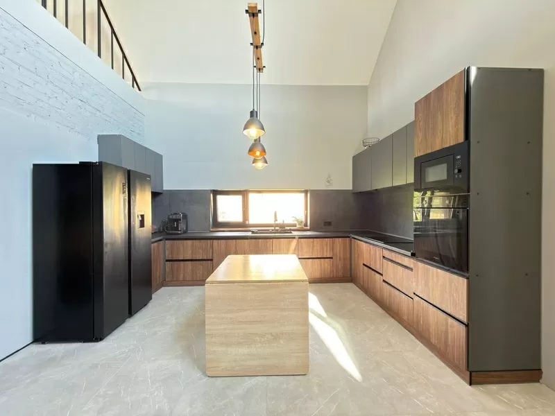 Сучасний будинок 270 м² поруч із сосновим лісом | 12 сотих