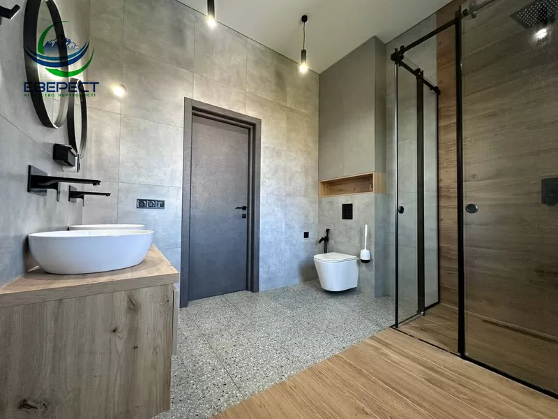 Сучасний будинок 270 м² поруч із сосновим лісом | 12 сотих 8