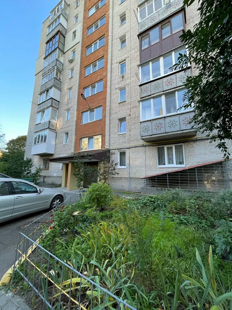 Продаж 3 кімнатної квартири в целяному будинку