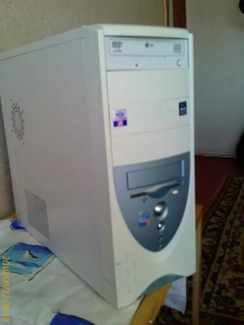 Компьютер Intel Pentium(R) 4 2.4 GHz; DDR 512Mb; HDD 40Gb; DVD-ROM